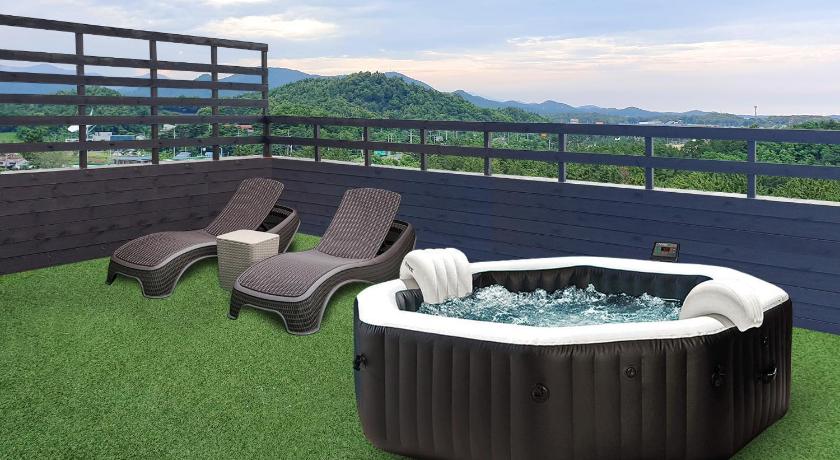 Image of Royal Suite Ocean Terrace - Water Spa 11