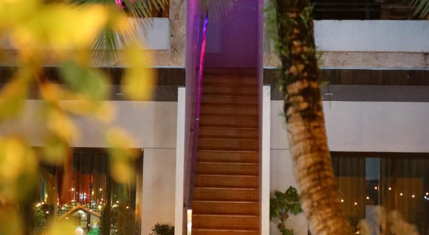 Image of Deluxe - Balcony 6