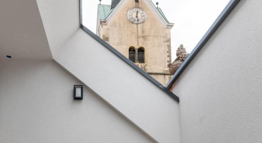 斯洛文格拉德茨 Villa Elizabeth - Mansard Apartment for 4 5星级 单人房 套房