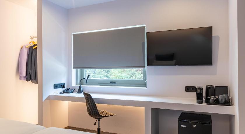 Image of Comfort Room 8