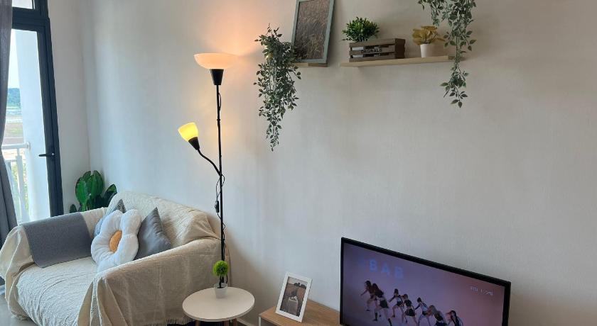 Tampilan 1-3 D'secret Garden Muji Cozy Studio