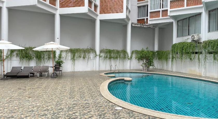 チェンライ Wangcome Hotel 4つ星 ホテル プール