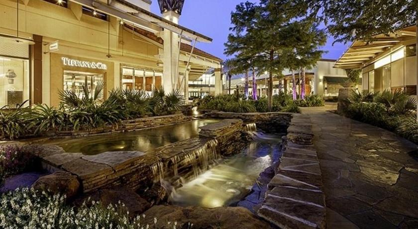 サンアントニオ Texas Vacation Home, Game Room & POOL by Sixflags 5つ星 宿泊施設 外観