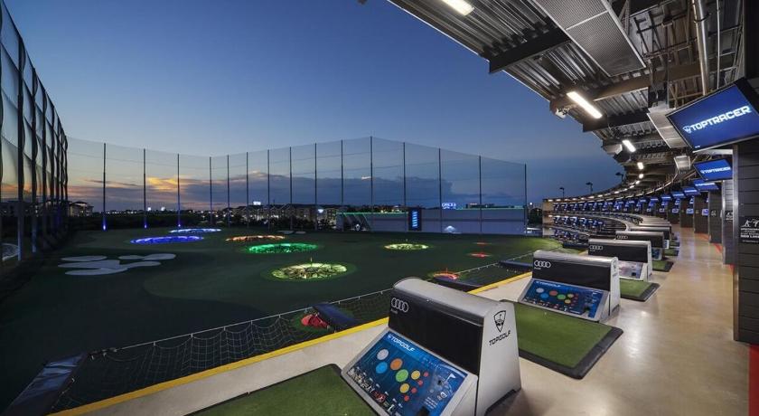 サンアントニオ Luxury Oasis Hot-Tub, Games & BBQ by Fiesta TX 4つ星 宿泊施設 レストラン