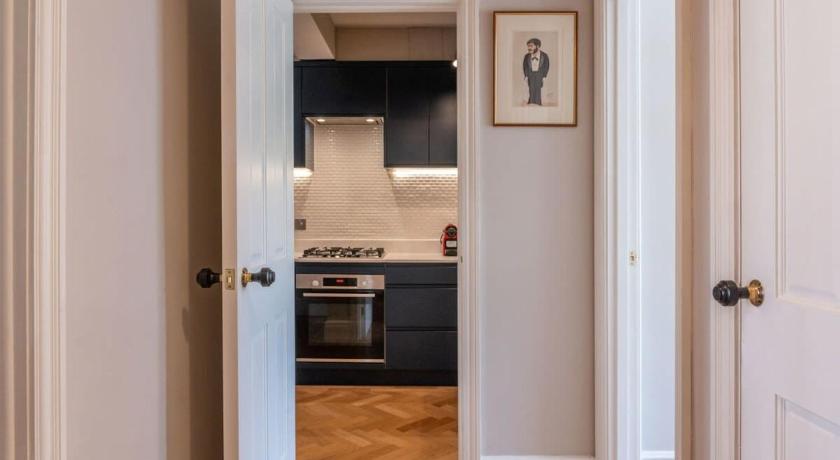 Modern 2BR in Chic Marylebone Location - image 3