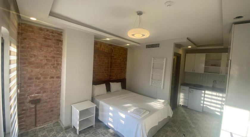 R&W Suites - image 11