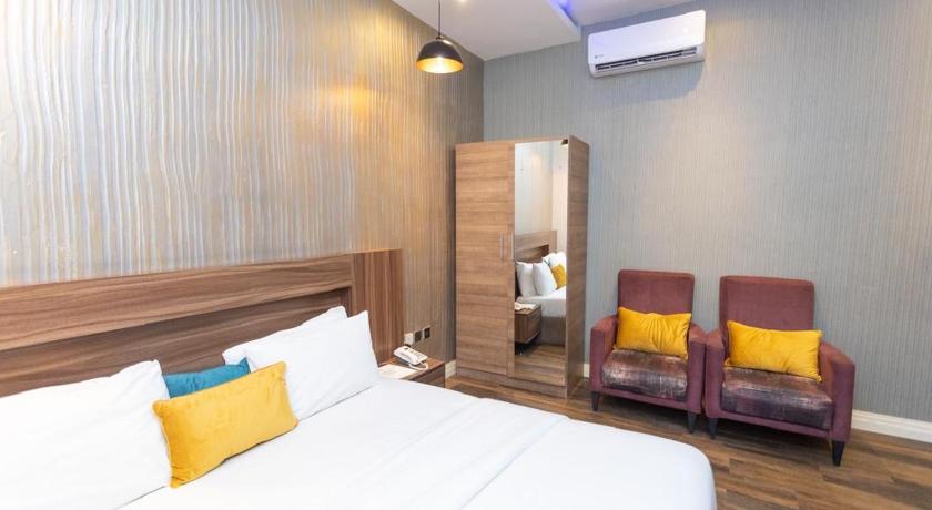 Image of Superior Deluxe Double or Twin Room 0