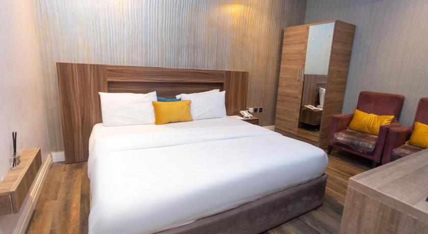 Image of Deluxe Double or Twin Room 2