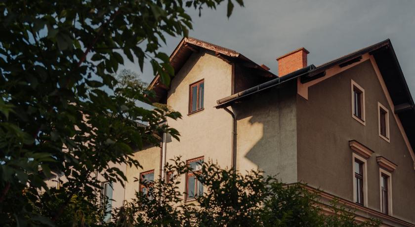 Oak House Vienna - image 2