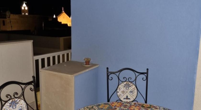 Maria Blue House