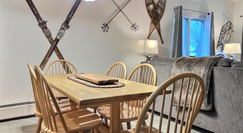 Killington (VT) Bearmont- Pool, HotTub, FirePit, AC, Gym, Sauna 5-Star Accommodation view