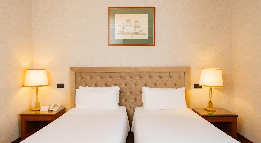Image of Deluxe Double or Twin Room 11