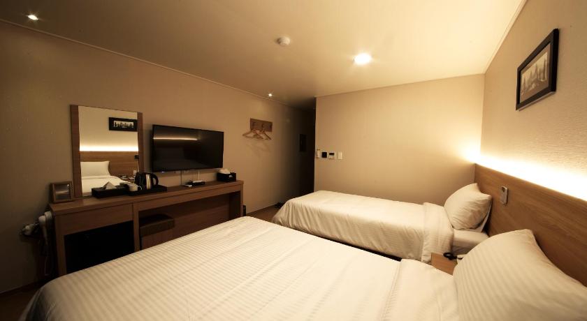 제주 하버 호텔 제주 (Harbor Hotel Jeju) 2성급 호텔 스위트룸