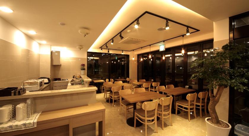 제주 하버 호텔 제주 (Harbor Hotel Jeju) 2성급 호텔 레스토랑