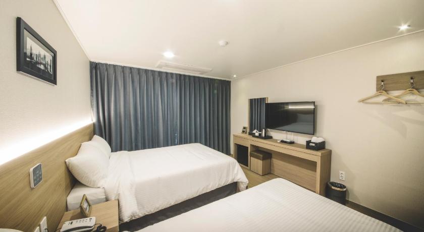 제주 하버 호텔 제주 (Harbor Hotel Jeju) 2성급 호텔 스위트룸