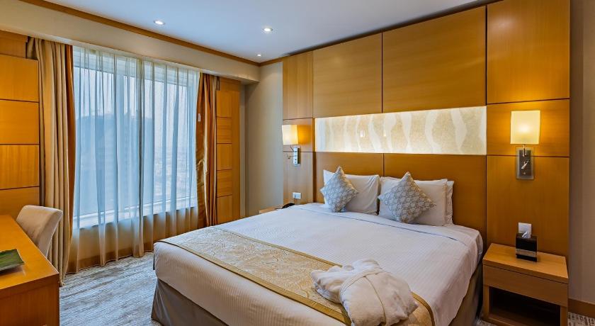 Image of Deluxe 2 Bedroom Suite 4