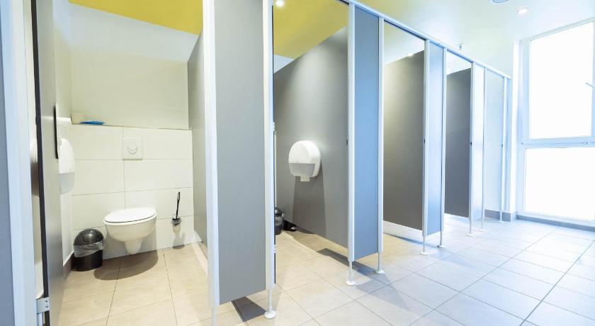 Ágy 6 ágyas hálóteremben (Bed in 6-Bed Dormitory Room) fotója 11