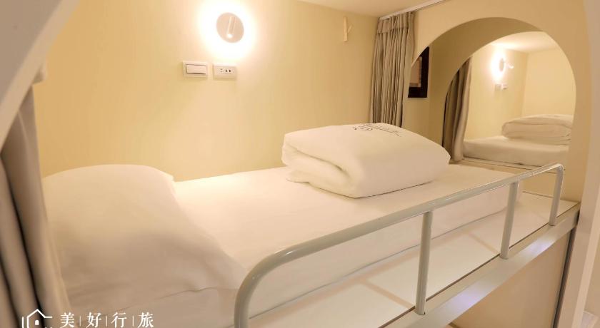 女性宿舍房的 1 個上下鋪床位 (Bunk Bed in Female Dormitory Room)圖片 8