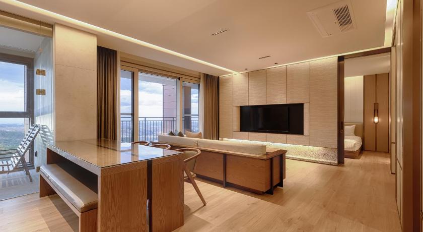Image of Panorama View Gold Suite without Kitchen 0