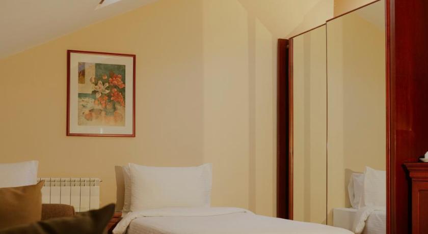 Image of Quadruple Room 2