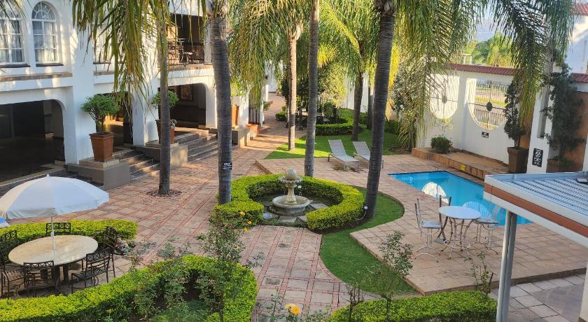 Casa Grande Guest Lodge