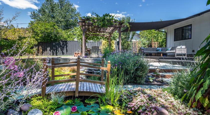 로즈버그 (OR) Chic RV Retreat, Stunning Yard in Roseburg 4성급 숙소 객실