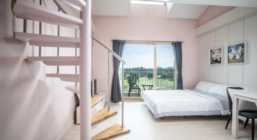 济州 seogwipo okeura rijoteu 4星级 民宿 大堂