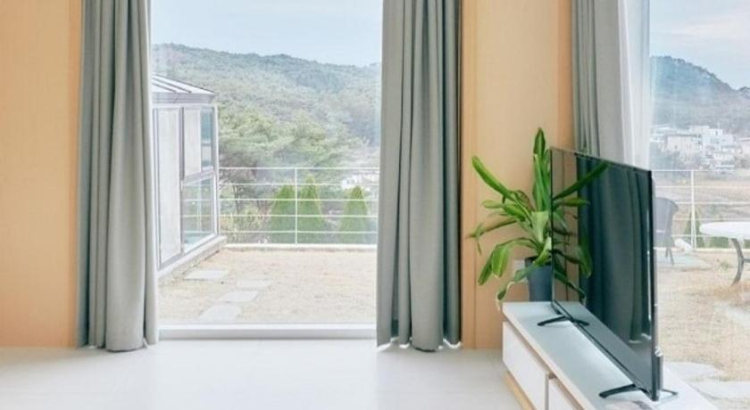 태안 태안 더마레풀빌라 (Taean deomarae poolvilla) 4성급 게스트하우스 수영장