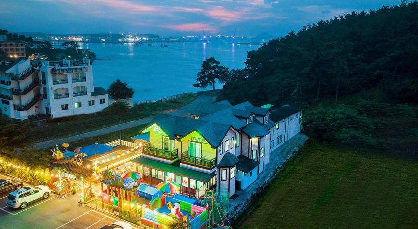 泰安 Taean seesong pension 3つ星 ゲストハウス 外観