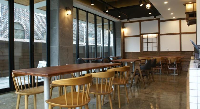 群山 Guest House Yeojung 3つ星 ゲストハウス ロビー