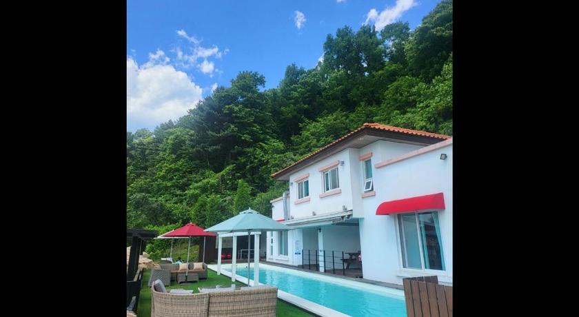 加平 Gapyeong moisty pension 3星级 民宿 泳池