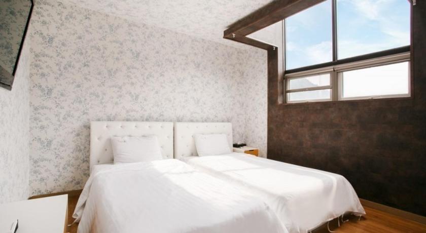 Image of Double Room 4 6