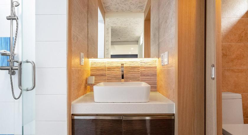 Image of Double Room 4 7