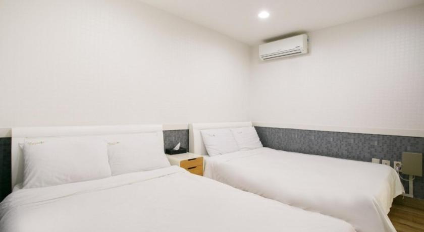 Image of Quadruple Room 6