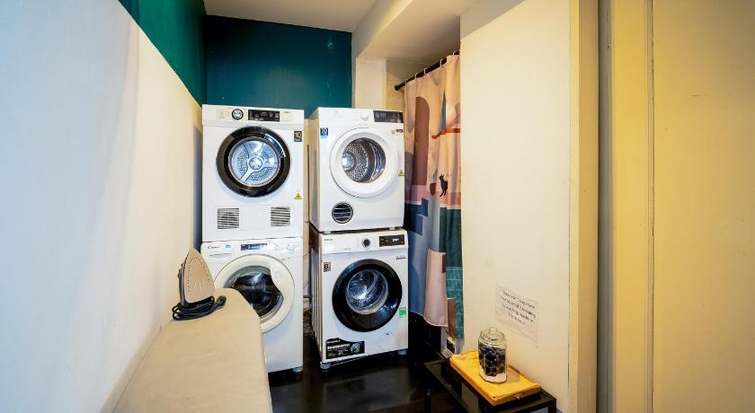 Image of Executive Double Nest 12