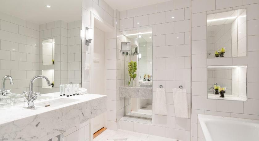 Image of Signature Suite 12