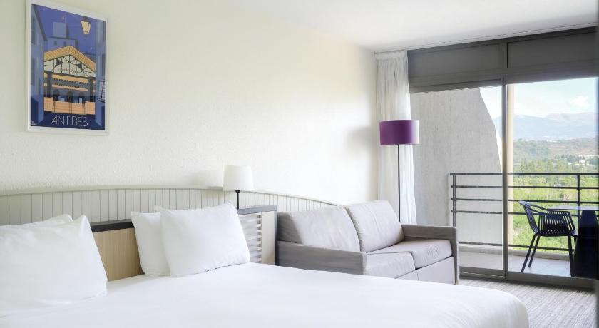 Image of Double Room with Lateral Sea View 0