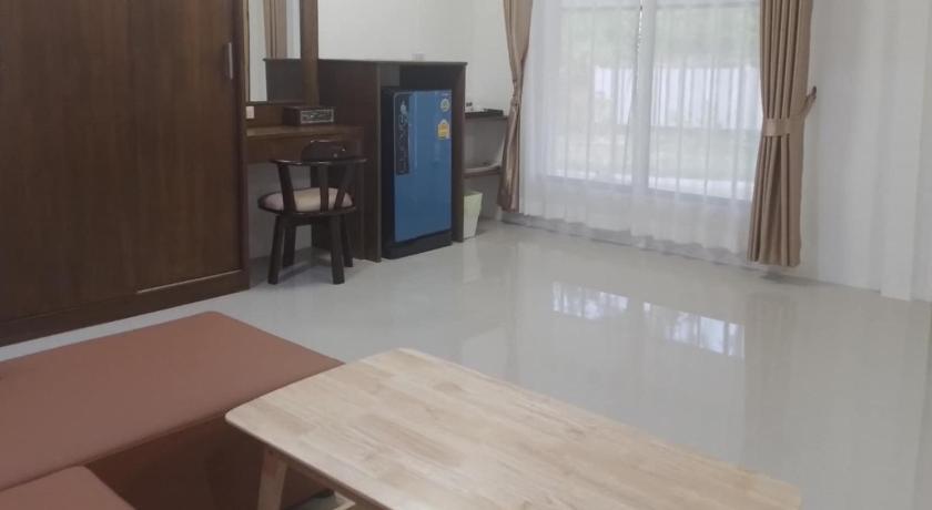 Image of Deluxe Double Room with Garden View 12