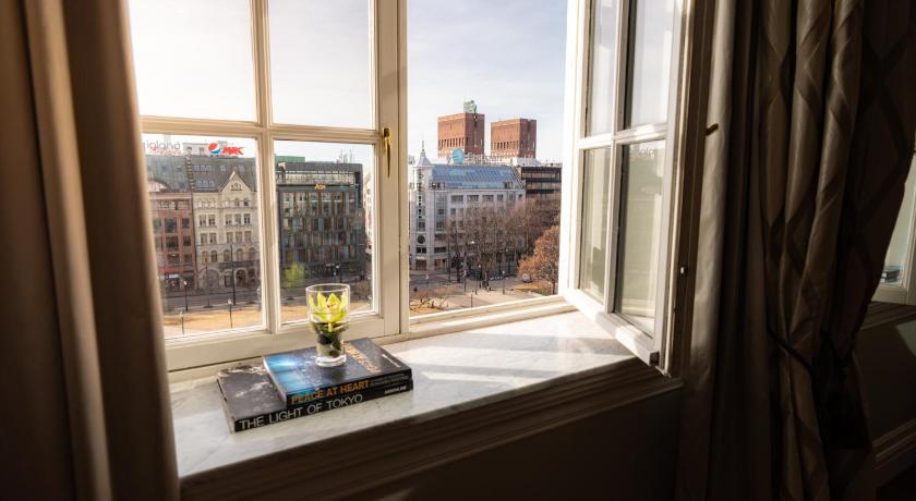 Image of Superior King with View 9