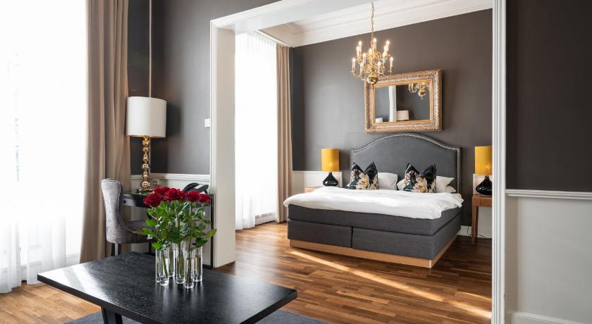 Image of Junior Suite with View 0