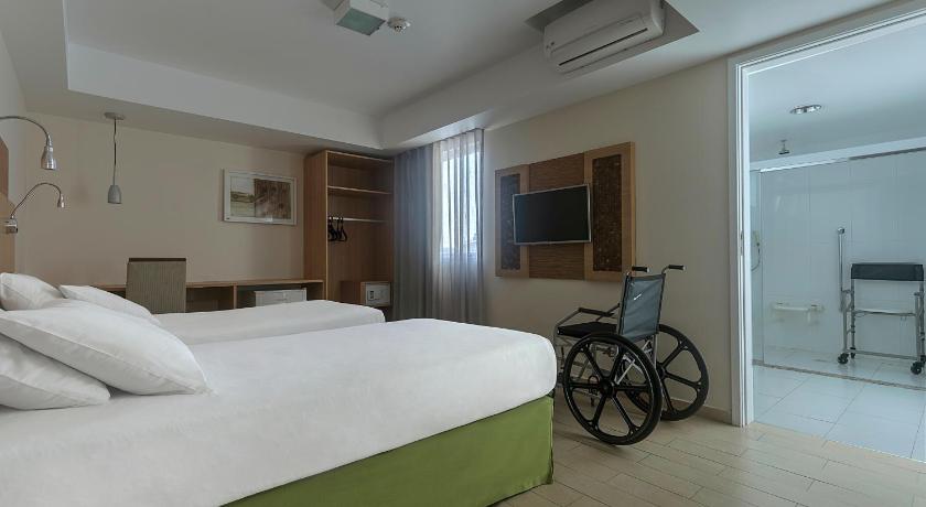 Image of Adapted Standard Twin room 0