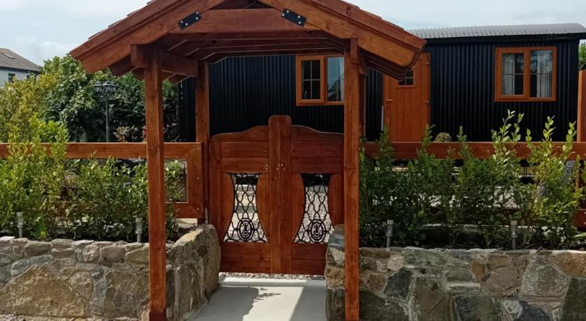 Carlingford Glamping Hut