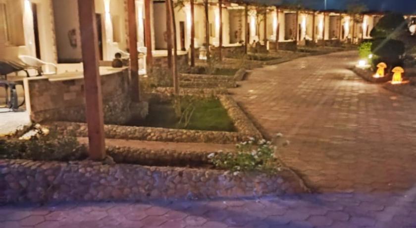 Dolphin Continental Hotel
