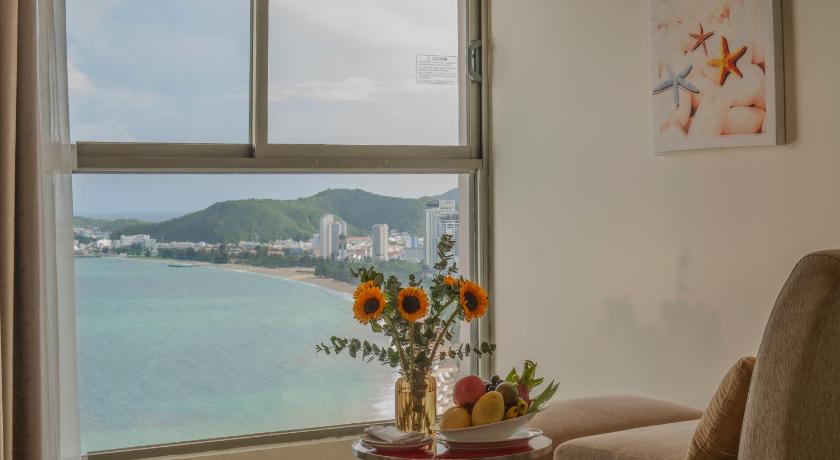 Image of 2-Bedroom Ocean View Suite 11