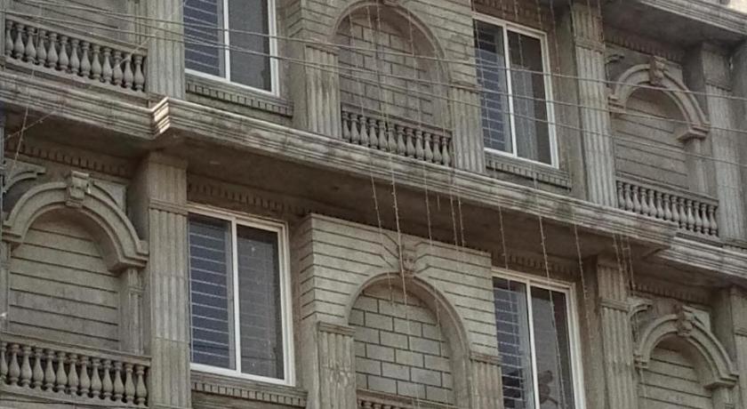 Fortville Hotel - image 5