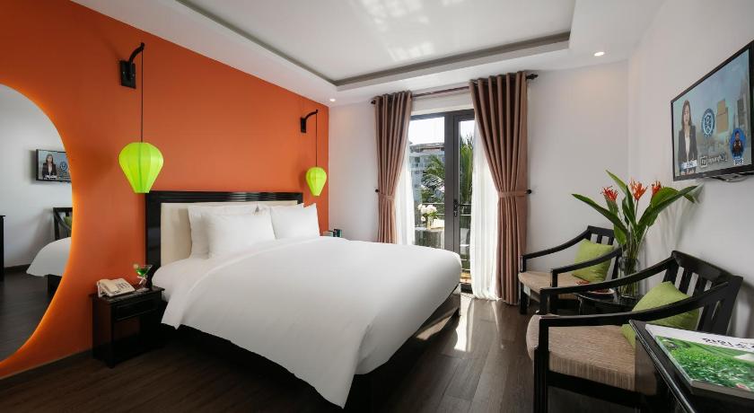 Image of Queen Room with Balcony 0