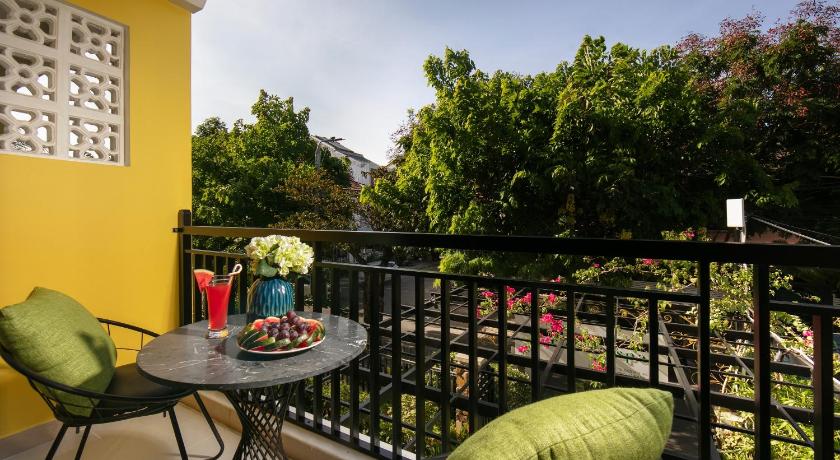 Image of Deluxe Double Balcony 1