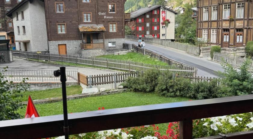 Chalet Annelis Apartments - image 9