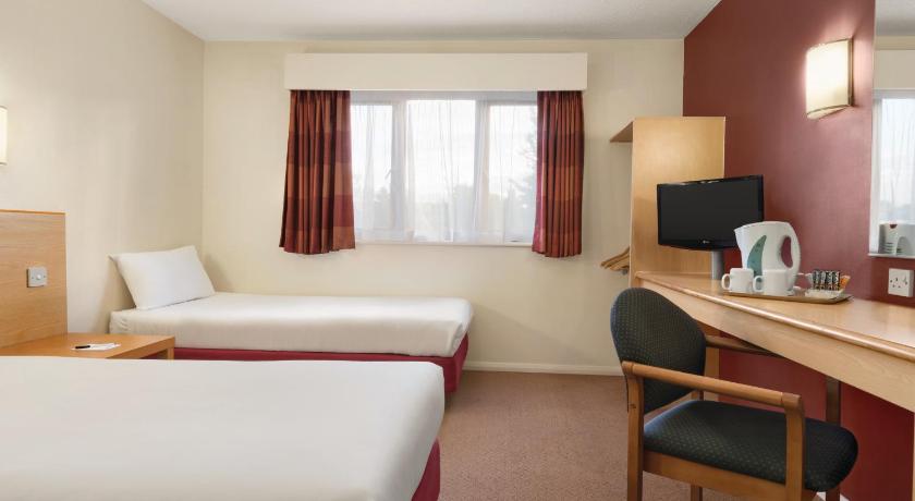 Days Inn by Wyndham Warwick South M40