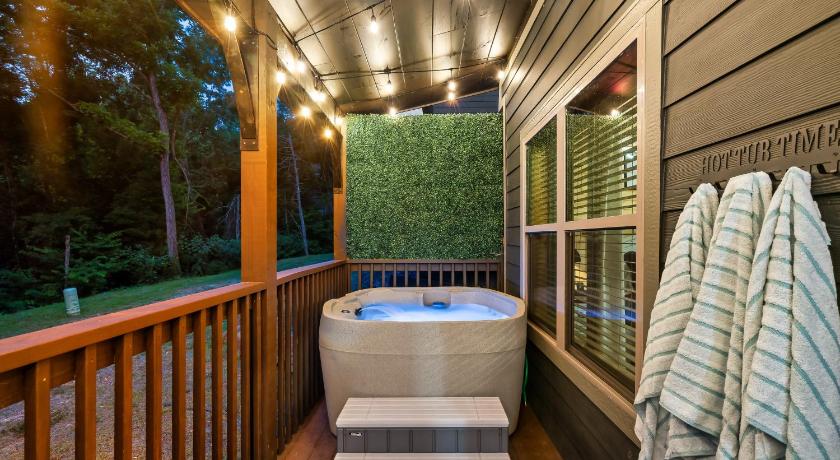 塞维尔维尔 Family or couple retreat next to Downtown, Dollywood & Smoky Mountains! 4星级 住宿 景观